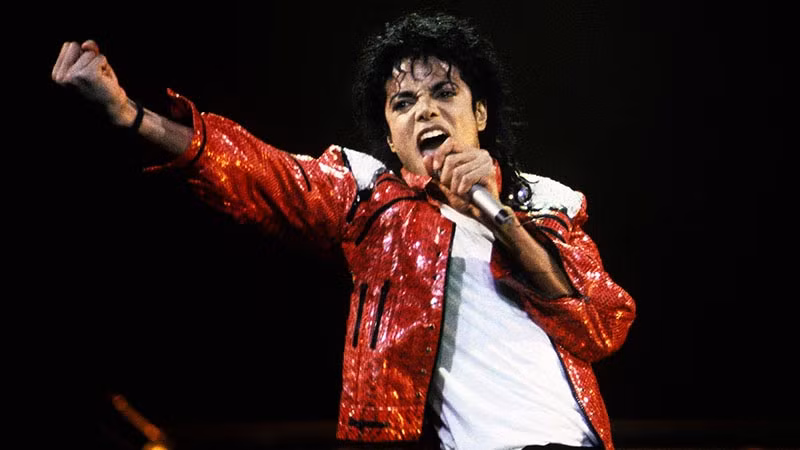Những điều này khiến bí ẩn về cái chết của Michael Jackson càng thu hút sự quan tâm của công chúng và các nhà điều tra. Vì vậy, những thuyết âm mưu về vụ việc này gây tranh luận đến ngày nay.