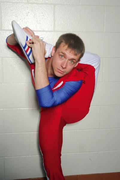 Daniel Browning Smith đến từ Mỹ nổi tiếng với siêu sức mạnh đặc biệt. Đó là khả năng uốn dẻo siêu đẳng. Đây chính là lý do ông được mọi người ưu ái đặt cho biệt danh "người cao su".