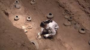 Thông qua việc giải mã những bí ẩn về hơn 3.000 ngôi mộ, giới chuyên gia hy vọng sẽ có thể tìm ra lời giải vì sao nhiều người được mai táng tại Tây An.