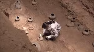 Thông qua việc giải mã những bí ẩn về hơn 3.000 ngôi mộ, giới chuyên gia hy vọng sẽ có thể tìm ra lời giải vì sao nhiều người được mai táng tại Tây An.