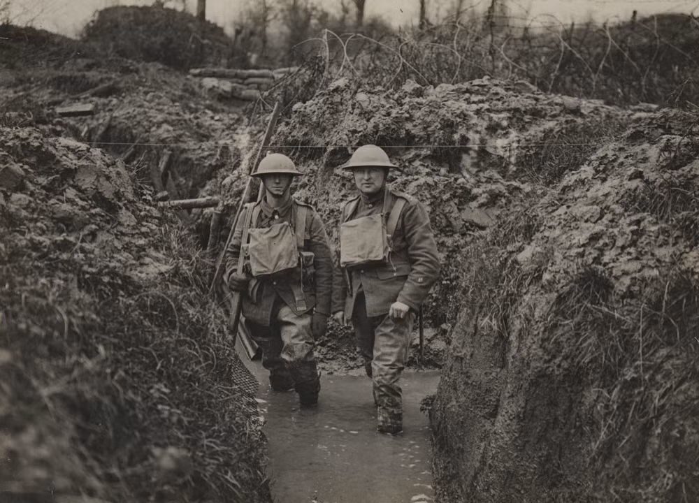 Thậm chí, nhiều người chứng kiến đồng đội chết tại chiến hào và không được mai táng cẩn thận nên bị sốc, chấn thương tâm lý.