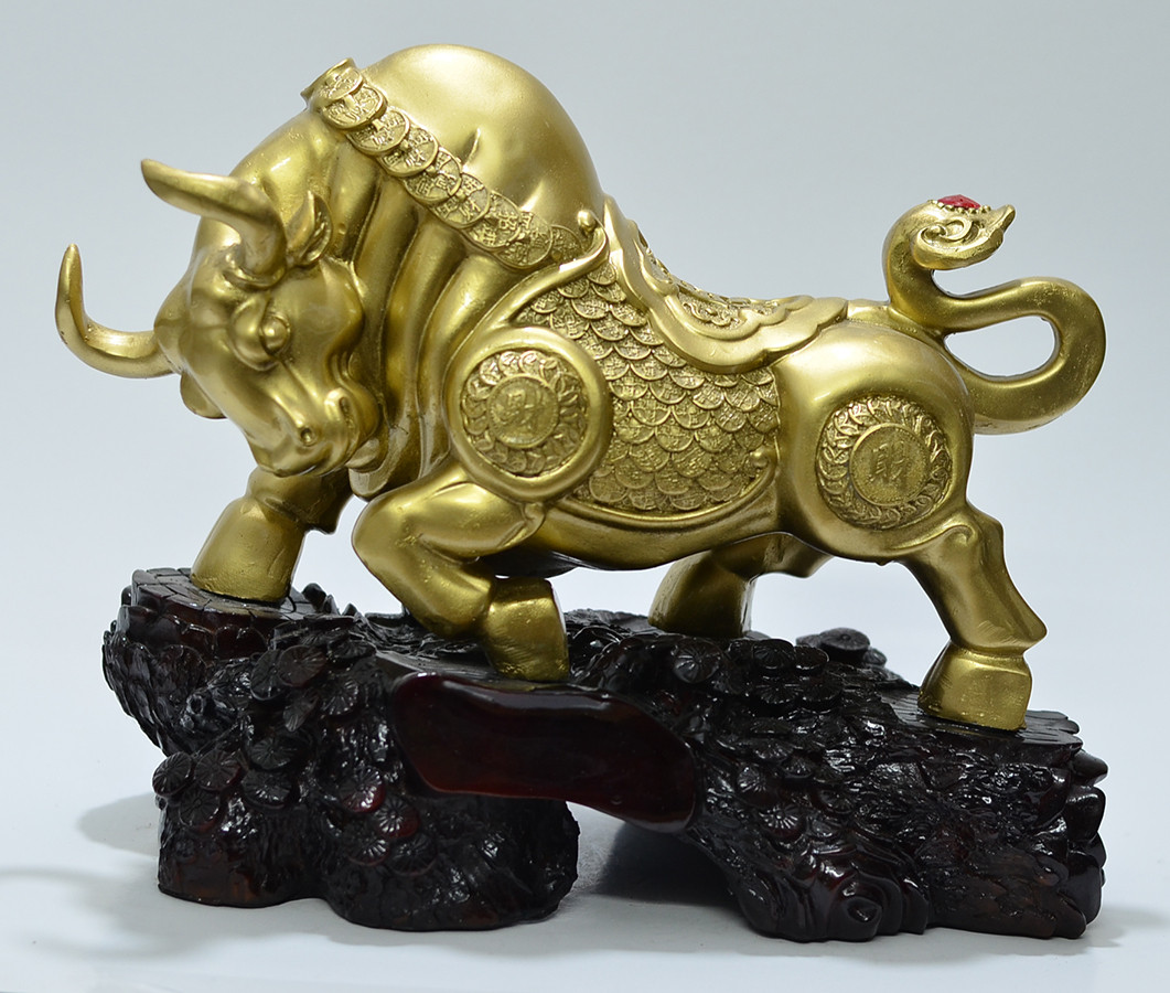 Tuy nhiên, chủ nhà nên tránh sử dụng tượng trâu phong thủy làm bằng gỗ.