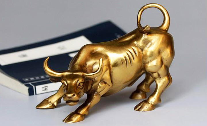 Người làm ăn kinh danh, buôn bán bất động sản, đầu tư, ngân hàng, tài chính coi tượng trâu là bảo vật phong thủy không thể thiếu để chiêu tài, gọi lộc và giúp sự nghiệp hanh thông, tiền đồ sáng lạng.