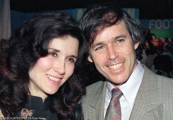 Là một thiên tài có chỉ số IQ cao, bà Marilyn có cuộc sống hôn nhân khá "sóng gió". Bà kết hôn 3 lần mới tìm được hạnh phúc trọn vẹn. Người chồng thứ ba của bà là bác sĩ phẫu thuật Robert K. Jarvik.