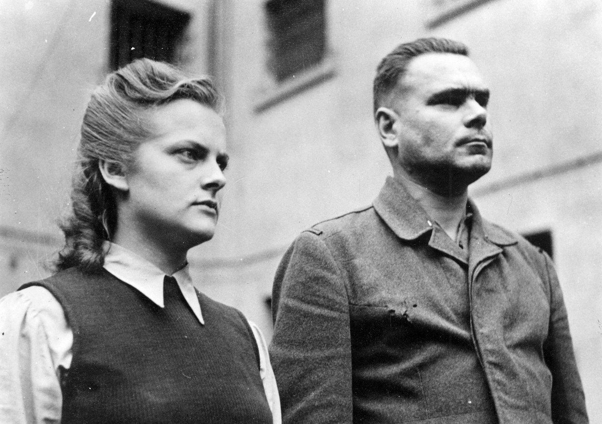 Dù là một phụ nữ nhưng Grese có những hành động vô cùng tàn ác đối với nữ tù nhân. Ả thích thú khi chứng kiến những nữ tù nhân Do Thái chịu sự đau đớn, giày vò trước khi tử vong.