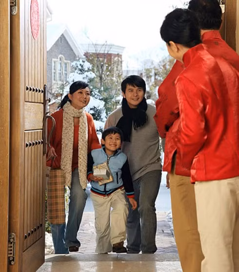 "Phát điên" vì bị hỏi: Bao giờ lấy chồng? Ngày Tết, phát rồ vì gặp những câu hỏi “vô duyên” khiến bạn... khó đỡ. Ảnh minh họa