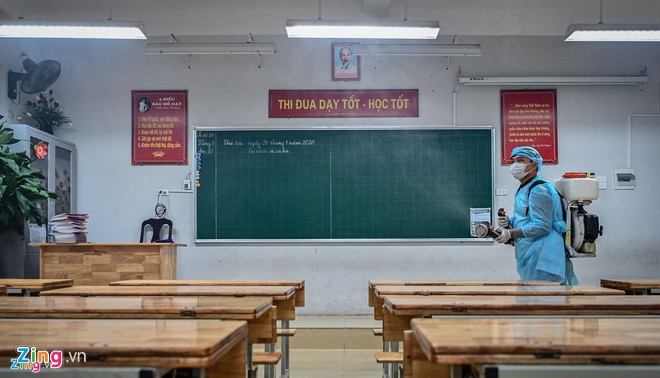 Bac tin don phun thuoc ngua virus corona tren bau troi toan quoc