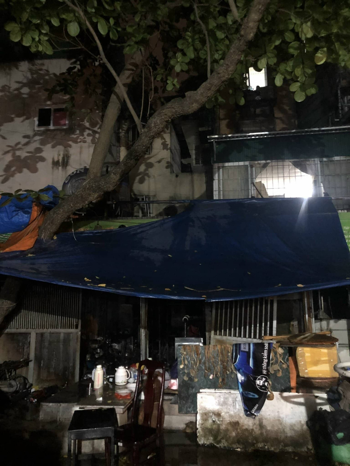 Hien truong vu chay nha o Ha Noi khien 5 nguoi tu vong-Hinh-2