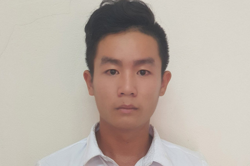  Mua trà sữa cho bạn gái 15 tuổi rồi giao cấu: Trần Hoài Bảo (SN 2000, ngụ huyện Cầu Ngang, Trà Vinh) quen biết và nảy sinh tình cảm với H.T.C.T. (SN 2007, ngụ thị xã Duyên Hải) qua mạng xã hội. Sáng 19/4, T. gọi điện thoại cho Bảo nói là muốn uống trà sữa. Bảo đi mua và mang đến nhà bạn gái. Tại đây, do không có người lớn ở nhà nên Bảo đã thực hiện hành vi giao cấu với T. 