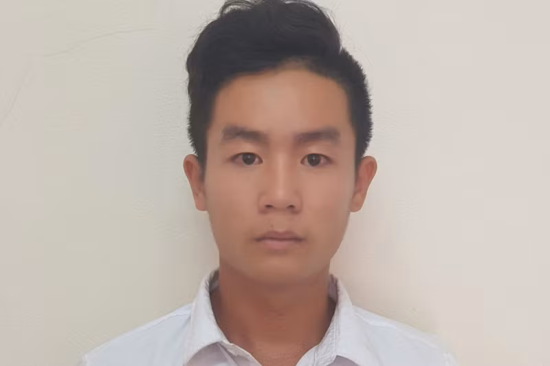  Mua trà sữa cho bạn gái 15 tuổi rồi giao cấu: Trần Hoài Bảo (SN 2000, ngụ huyện Cầu Ngang, Trà Vinh) quen biết và nảy sinh tình cảm với H.T.C.T. (SN 2007, ngụ thị xã Duyên Hải) qua mạng xã hội. Sáng 19/4, T. gọi điện thoại cho Bảo nói là muốn uống trà sữa. Bảo đi mua và mang đến nhà bạn gái. Tại đây, do không có người lớn ở nhà nên Bảo đã thực hiện hành vi giao cấu với T. 