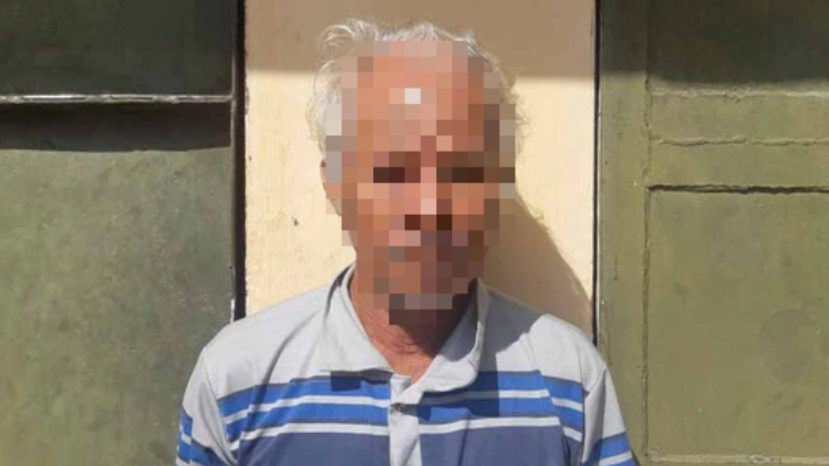  “Yêu râu xanh” 72 tuổi hãm hại bé gái 12 tuổi: Ngày 8/1/2019, N.V.T (SN 1947, trú tại xã Chrô Pơnan, huyện Phú Thiện, Gia Lai) thấy bố mẹ cháu cháu N.T.H.N (SN 16/4/2006) vắng nhà. N.V.T đã đột nhập vào nhà rồi dùng hạt dưa dụ dỗ cháu N. để thực hiện hành vi đồi bại. Ngày 15/1/2019, đã ra lệnh giữ người trong trường hợp khẩn cấp đối T. để điều tra về hành vi “Hiếp dâm người dưới 16 tuổi”.