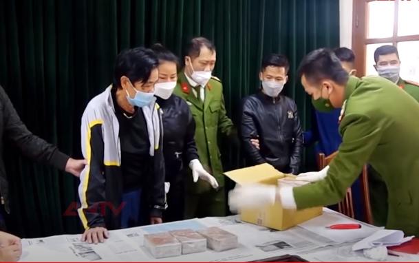 Khám xét tại chỗ cơ quan chức năng thu giữ 1 điện thoại di động, một xe máy và một bao tải ngô bên trong có 20 bánh heroin. Tại cơ quan Công an, Hải khai nhận mua số ma túy trên của Lường Văn Anh với số tiền 3,2 tỷ đồng và Hải đã trả trước cho Lường Văn Anh 300 triệu đồng.