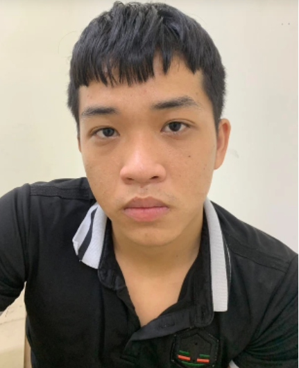 Trước đó, đêm 24/4, các trinh sát thuộc Đội Cảnh sát điều tra tội phạm về ma túy, Công an quận Hải Châu bắt quả tang Mai Gia Thái Bình (20 tuổi, trú phường Hòa Khánh Bắc, quận Liên Chiểu) thu giữ trong người đối tượng 10 gói (khoảng 70 gam) "nước nho ma túy". 