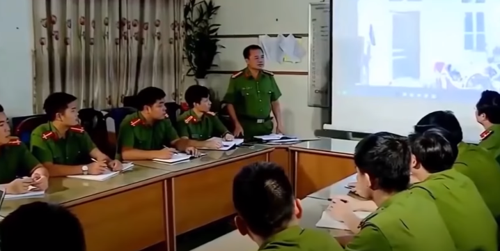 Huy động tối đa lực lượng với quyết tâm trong thời gian ngắn nhất điều tra rõ vụ án, bắt được hung thủ, CQĐT đặt ra hàng loạt giả thuyết. Tuy nhiên, việc điều tra gặp nhiều khó khăn do thi thể được phát hiện trong góc khuất của ngôi nhà cấp 4, tại hiện trường không hề thu được hung khí gây án hay dấu vết nào của hung thủ, không có nhân chứng. Duy nhất có 2 thương tích của hộp sọ và căn nhà khóa của bên ngoài, nên CQĐT xác định đây là vụ giết người, cướp tài sản.