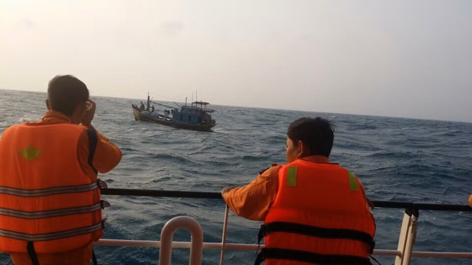 Trung tâm Phối hợp tìm kiếm, cứu nạn hàng hải Việt Nam cứu nạn thành công tàu cá bị mắc kẹt.