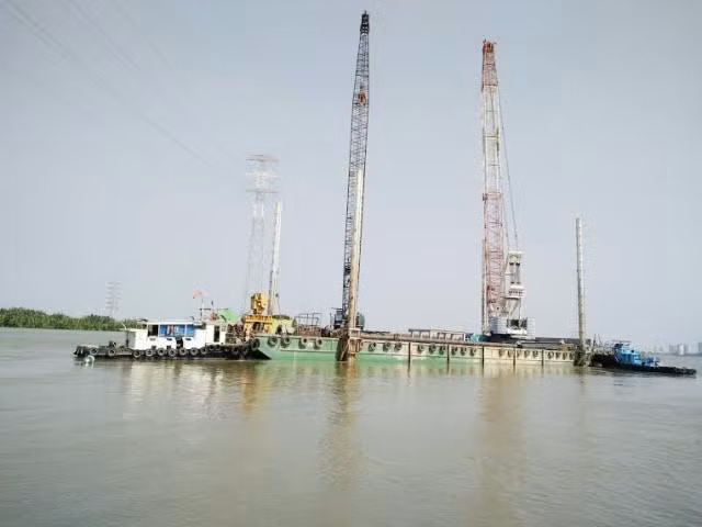 VEC dieu 2 cau khung khac phuc su co sap cau Ghenh