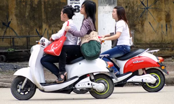 Khong dang ky xe may dien, CSGT phat kieu gi theo ND 171?