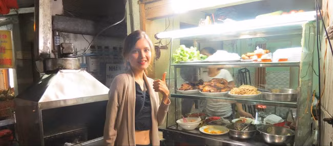 Ẩm thực cũng là thứ Mai Mai yêu thích khi sống tại Việt Nam. Bên cạnh việc khám phá nền văn hóa cội nguồn, Mai Mai cũng đã được đặt chân đến khá nhiều nước như Malaysia, Tây Ban Nha, Ấn Độ, Australia, Hongkong… Ảnh trong bài: Facebook nhân vật.