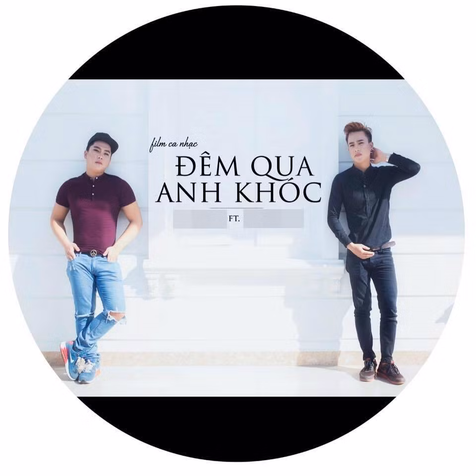 Theo một số người đồn đoán, hành động kỳ lạ của H.C.C không nằm ngoài mục đích thu hút sự chú ý của cộng đồng mạng để giúp anh chàng đạt được ước mơ làm ca sỹ. Dù cho động cơ, mục đích của sự việc là gì thì hành động của H.C.C nay N.T đều khó lòng có thể chấp nhận nổi. Ảnh trong bài: Facebook nhân vật.