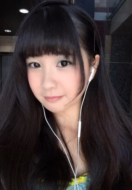 Bản thân Yuta Nukui dù quý mến Minh Lan nhưng cũng khá e dè bởi không muốn mình trở thành kẻ bám đuôi, gây phiền toái cho cô bạn ngoại quốc. Minh Lan cũng vậy, chỉ thỉnh thoảng nhắn tin cho Yuta Nukui, thường tìm đến anh chàng này khi cảm thấy buồn, nhớ nhà, nhớ quê hương. Mỗi lần như vậy, chàng trai Nhật Bản lại đưa Minh Lan đi chơi xung quanh thành phố Tokyo và vùng ngoại ô. Sự hiện diện của Yuta Nukui thực sự khiến Minh Lan giảm bớt được rất nhiều sự cô đơn, trống vắng.