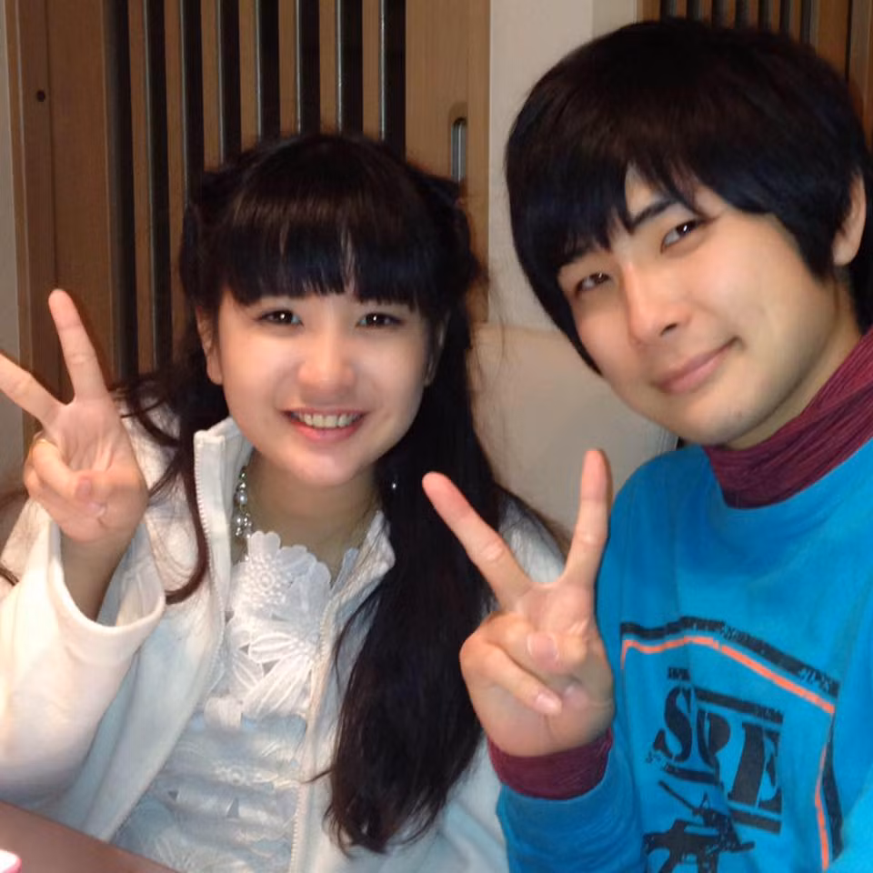 Sau đám cưới ở Nhật, cặp đôi đáng yêu này cùng trở về Việt Nam và thực hiện lễ kết hôn một lần nữa trước sự chứng kiến và công nhận của gia đình, họ hàng của Minh Lan. Một điều rất đáng mừng là gia đình Yuta ngoài yêu quý, tôn trọng cô con dâu ngoại quốc thì còn có ấn tượng rất tốt đẹp và khá yêu mến Việt Nam cùng các nét văn hóa, ẩm thực nơi mảnh đất hình chữ S. Chính điều này đã tạo nên cuộc sống rất hòa thuận, ngập tràn hạnh phúc của Minh Lan cùng gia đình nhà chồng sau này.