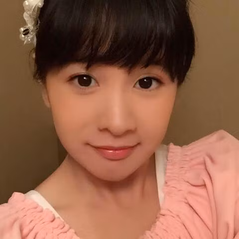 Sau nụ hôn đầu khá vụng về, ngây ngô nhưng rất đáng nhớ này, tình cảm của chàng sinh viên Nhật Bản và cô gái 9X Việt Nam đã tiến thêm một bậc nữa. Hai người thường xuyên nhắn tin, nói chuyện với nhau hơn, ngoài ra còn có thêm một số hành động, việc làm thể hiện sự quan tâm, chăm sóc. Như Minh Lan đã có lần vượt một quãng đường khá xa, gần 2 tiếng đi tàu điện ngầm để đưa cơm trưa cho Yuta. Còn Yuta lại thường bông đùa, nói rằng Minh Lan cần phải "chịu trách nhiệm về nụ hôn đầu đời" của anh. Tình yêu của đôi trẻ cứ ngây ngây, diễn ra trong bình lặng nhưng vẫn đầy sự lãng mạn, ấm nóng như vậy cho đến khi Yuta sắp ra trường và bộc lộ ý muốn cưới Minh Lan làm vợ.