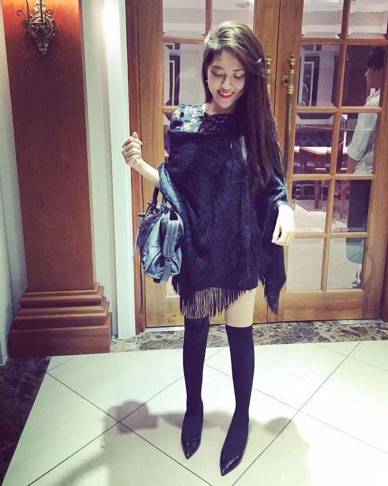 Tạo ấn tượng với người đối diện bằng phong cách sành điệu, cá tính và cách giao tiếp khéo léo, thông minh. Vậy nên không khó hiểu khi trang cá nhân của cô nàng có tới gần 20 nghìn người theo dõi.