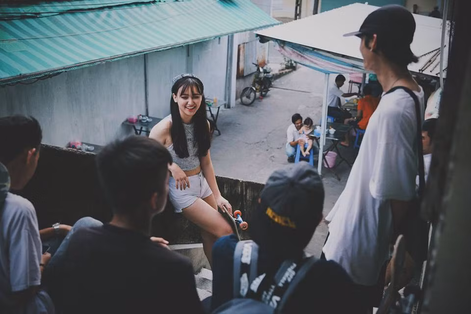 Với lợi thế về ngoại hình và khuôn mặt rất Tây, Xuân Mai có khá nhiều tiềm năng, lợi thế để phát triển sự nghiệp người mẫu. Tuy nhiên hiện tại, làm người mẫu chỉ được nữ sinh xinh đẹp này coi như một công việc làm thêm tận dụng thời gian rảnh rỗi. Mục tiêu sắp tới của Xuân Mai vẫn là học tập thật tốt để thi vào một trường đại học đúng như ý muốn. Ảnh trong bài: Facebook nhân vật.