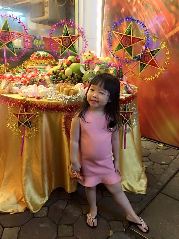 Mỗi người lại có một cách dạy con khác nhau miễn sao đứa trẻ vẫn ngoan, biết nghe lời và phát triển bình thường. Chị Ngọc Ánh khuyên dân mạng không nên sử dụng quá nhiều lời lẽ cay độc, quá đáng để dành cho Su-A - một bé gái còn quá nhỏ và ngây thơ như vậy.