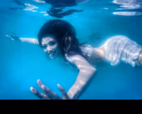 Theo Ngọc Trang, việc tiết lộ chuyện tình yêu đồng giới của cô và Lin Jay hoàn toàn không nhằm mục đích tạo ra scandal để thu hút sự chú ý của khán giả. Tất cả những gì Ngọc Trang đã làm chỉ để thể hiện sự tôn trọng tình yêu, tôn trọng sự thật, tôn trọng chính bản thân và người yêu của mình. Chính vì không muốn phải yêu lén lút, phải che giấu bất kỳ ai để rồi nhận thêm càng nhiều những lời dèm pha từ thiên hạ nên Ngọc Trang - bà mẹ trẻ từng trải qua một lần hôn nhân đổ vỡ mới không ngần ngại công khai chuyện tình cảm của mình.