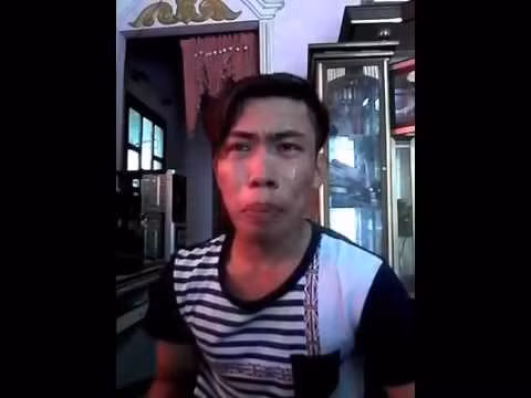 Tuy nhiên, dù khóc lóc, mếu máo nhưng khuôn mặt của Tùng Sơn lại khiến những người xem clip thấy vui nhiều hơn là buồn. Thể hiện như mình đang rất đau khổ nhưng Tùng Sơn lại giống như đang làm trò cười cho dân mạng. Dường như chính ngoại hình kỳ cục, giới tính không rõ ràng cùng với việc "diễn quá sâu" đã khiến Tùng Sơn trở thành nhân vật tạo ra được nhiều tiếng cười trên cộng đồng mạng.