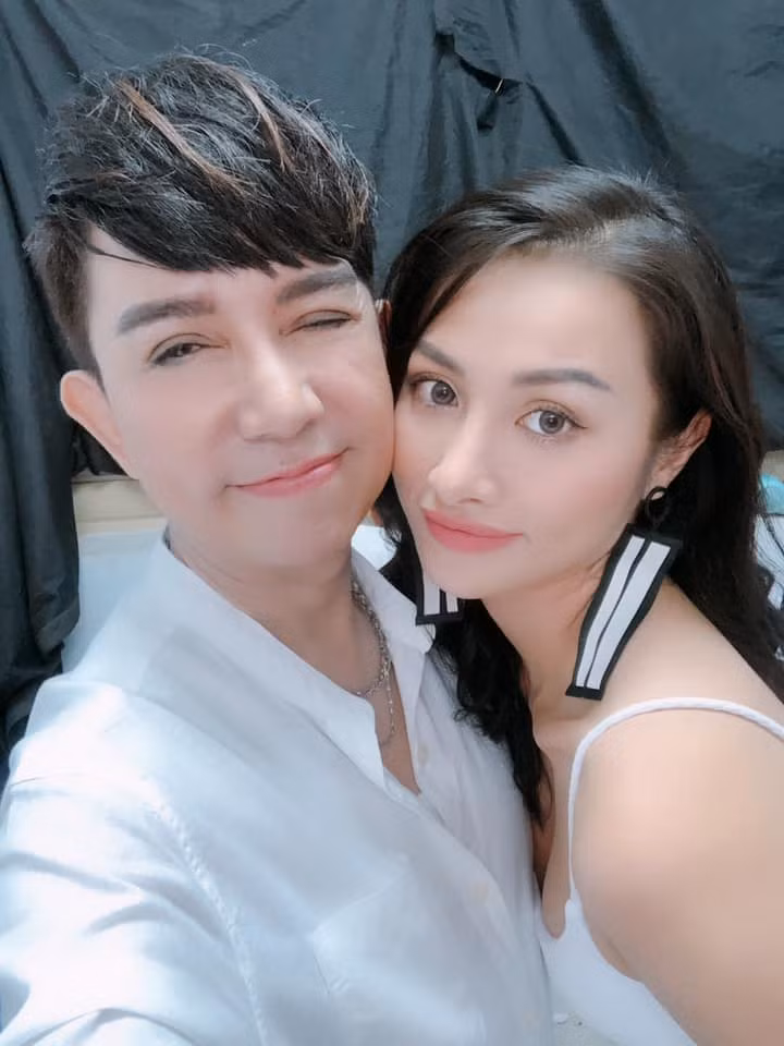 Scandal Long Nhat chuyen gioi o tuoi 52: “Gia dinh toi nao loan”