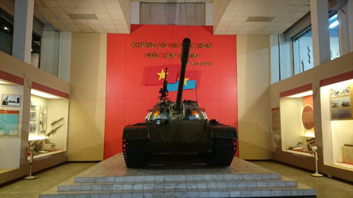 Xe tang T54B - so hieu 843: “Sam set” Xuan 1975-Hinh-2