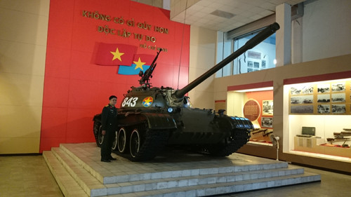 Xe tang T54B - so hieu 843: “Sam set” Xuan 1975