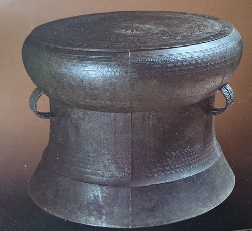 Thong tin 2.500 nam tren trong dong Ngoc Lu