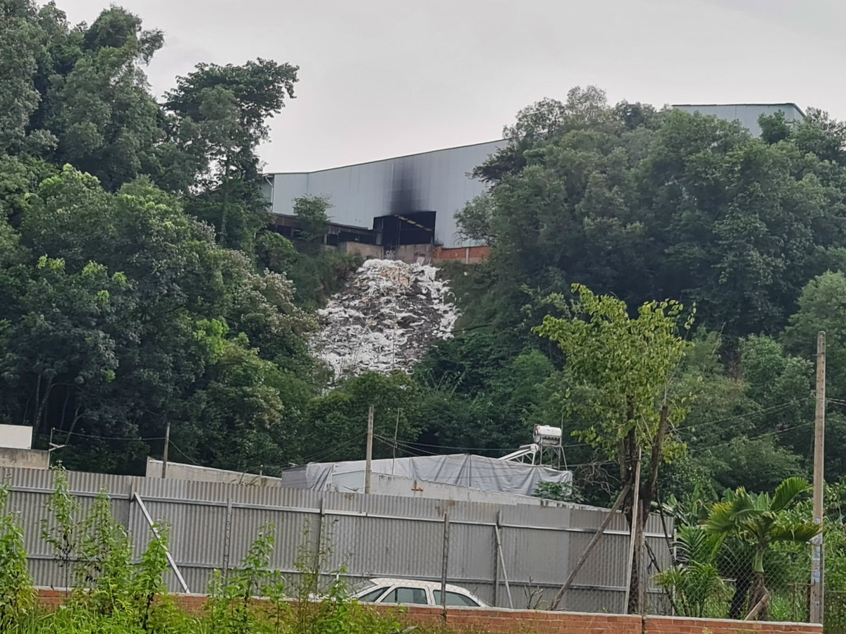 Công ty Đăng Long Đồng Nai ngang nhiên xả thải ra môi trường? - Hình 2 Cong ty Dang Long Dong Nai ngang nhien xa thai ra moi truong?-Hinh-2