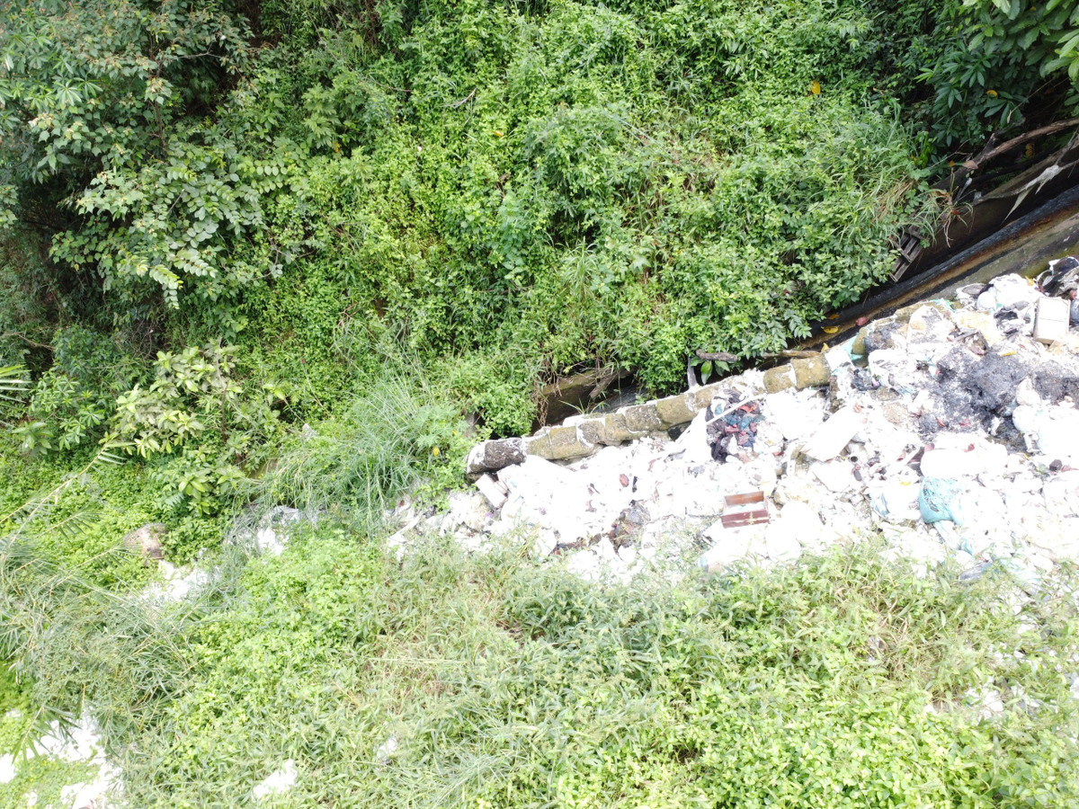 Công ty Đăng Long Đồng Nai ngang nhiên xả thải ra môi trường? - Hình 7 Cong ty Dang Long Dong Nai ngang nhien xa thai ra moi truong?-Hinh-7