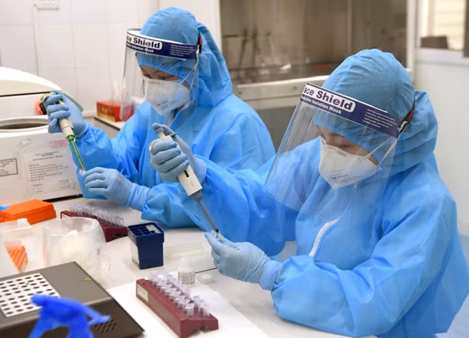 Ngay 12/4: Ca mac COVID-19 tai Viet Nam tiep tuc tang dot bien