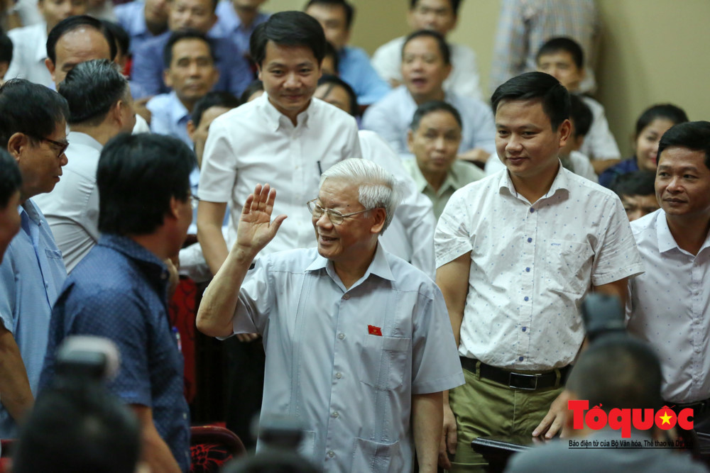 Trước đó, trả lời các câu hỏi của cử tri Hà Nội tại cuộc tiếp xúc trước Kỳ họp thứ 5, Tổng Bí thư Nguyễn Phú Trọng nêu ra ba nhóm vấn đề, đó là nội dung các dự án luật mà Quốc hội sẽ thông qua và cho ý kiến; về đấu tranh phòng phống tham nhũng, lãng phí, tiêu cực; về những bức xúc hằng ngày trong cuộc sống.