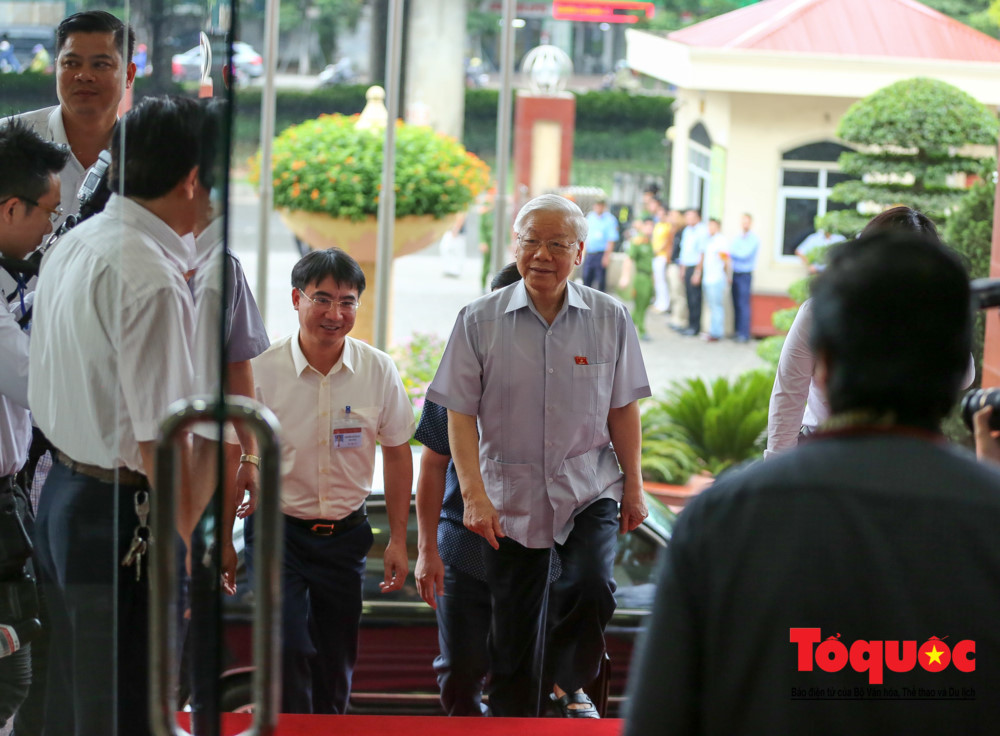 Sáng 17/6, Tổng Bí thư Nguyễn Phú Trọng cùng các ĐBQH đoàn Hà Nội đã tiếp xúc cử tri các quận Thanh Xuân, Hà Đông (TP.Hà Nội).