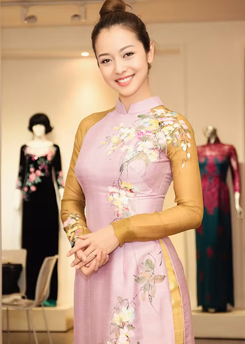 Hoa hau Jennifer Pham dan ban nhay di may ao dai Tet-Hinh-7