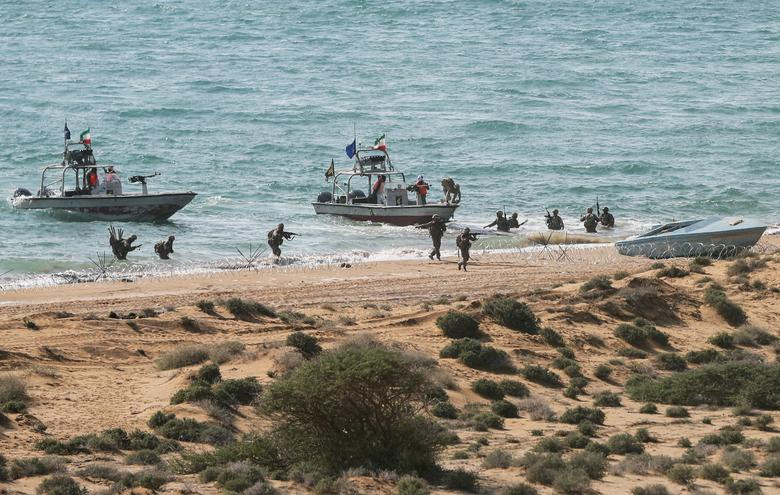 Tập luyện đổ bộ tại vùng Vịnh tháng 12/2018. Ảnh: Tasnim/Reuters.