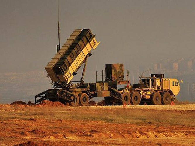 Do kích thước tên lửa nhỏ hơn nên mỗi hộp phóng chứa được 4 tên lửa thay vì chỉ 1 tên lửa như PAC-2.