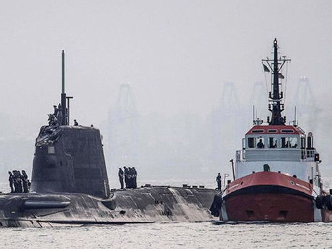 Theo đánh giá từ giới quân sự, chỉ cần một tàu ngầm tấn công hạt nhân lớp Astute cũng đủ sức vô hiệu hóa toàn bộ hạm đội tàu ngầm diesel-điện mini của hải quân Iran từ khoảng cách lớn một cách dễ dàng.