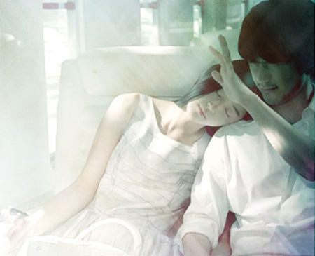  Dễ được chàng che chở nhiều hơn. Nghiên cứu của các nhà khoa học đến từ Đại học Westminster cho thấy, cánh mày râu thích nhìn những bộ ngực đầy đặn nhưng lại muốn che chở cho những cô gái sở hữu khuôn ngực trung bình và nhỏ. Nguyên nhân chính của điều này là ngực nhỏ khiến phụ nữ dường như nhỏ bé và yếu đuối hơn nhiều. 