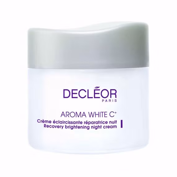 Kem dưỡng đêm ngăn ngừa da tối màu Decleor Aroma White C+ Recovery Brightening. Với kết cấu mềm mại và mịn lướt tốt trên da, giúp cải thiện sắc tố bất thường và ngăn ngừa sự xuất hiện của các đốm đen