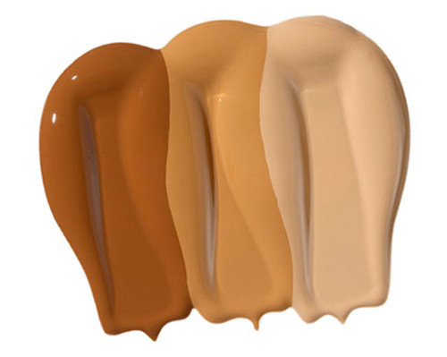 Chọn màu kem nền phù hợp với làn da: Quyết định đến 80% thành công của việc trang điểm chính là chọn tông kem nền phù hợp. Hãy thoa một lớp kem nền mỏng lên vùng da phía dưới cằm và quan sát cách màu da sáng lên trong những điều kiện ánh sáng khác nhau. Nếu màu da mới sáng hơn màu da cũ một tông hoặc màu sắc trông như tan biến vào da thì đó chính là kem nền phù hợp nhất với bạn.