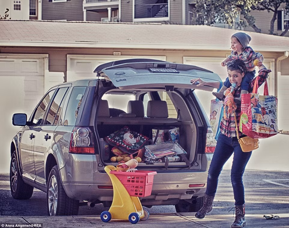 Đây là tác phẩm của bé khi mẹ và bé cùng đi siêu thị về.