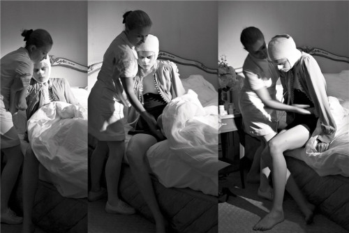 Sau công cuộc đại trùng tu cơ thể từ nâng ngực, hút mỡ bụng, gọt mặt và nâng mũi...những cô gái phải chịu đựng sự đau đớn kinh hoàng trong khoảng thời gian hồi phục.