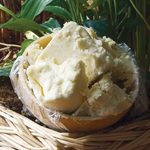 Tây Phi. Phụ nữ ở châu Phi sử dụng bơ trên da để bảo vệ và ngăn ngừa nếp nhăn. Nó cũng được những phụ nữ mang thai chọn lựa để giúp ngăn ngừa vết rạn da.